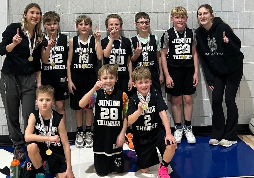 JTBA young team with medals